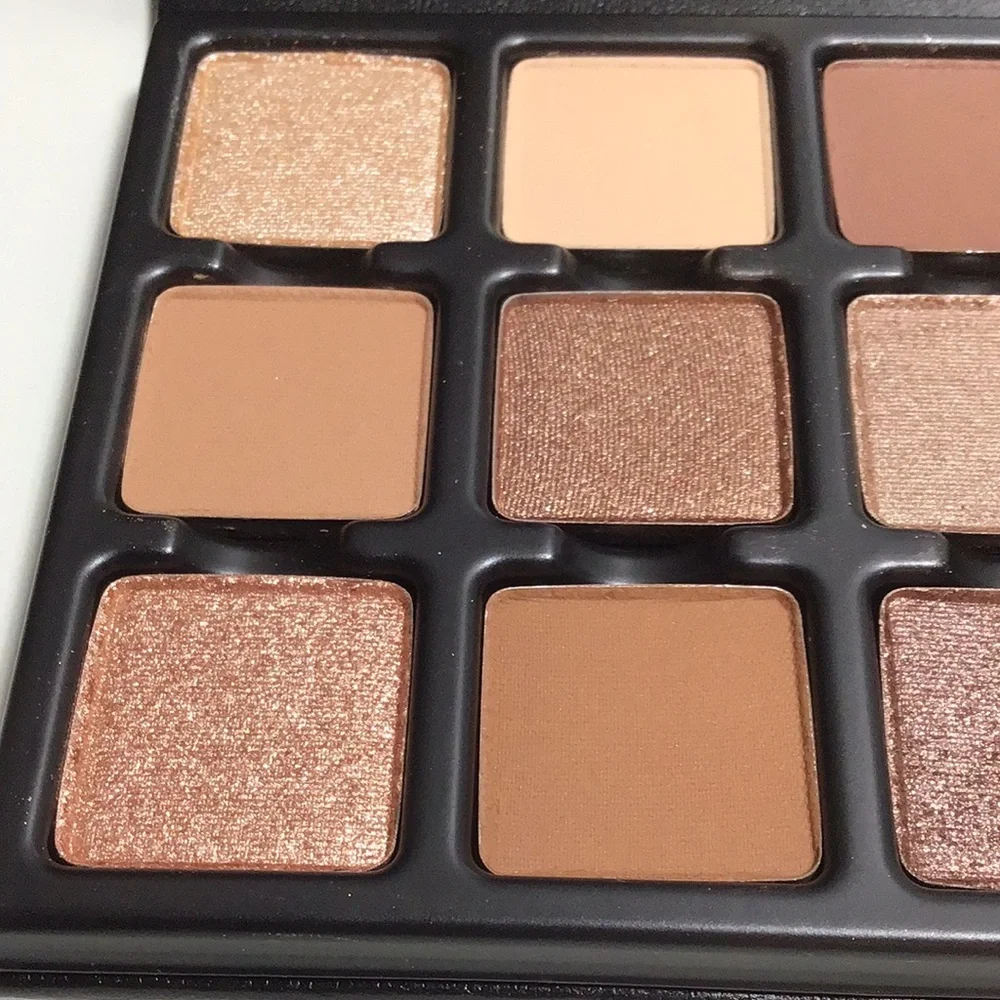 Viseart Praline E’Tendu Eyeshadow Palette - brand new in box